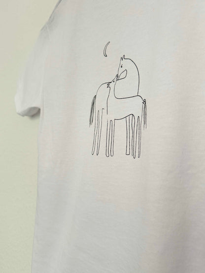 Hvid tee - hest med føl - voksen