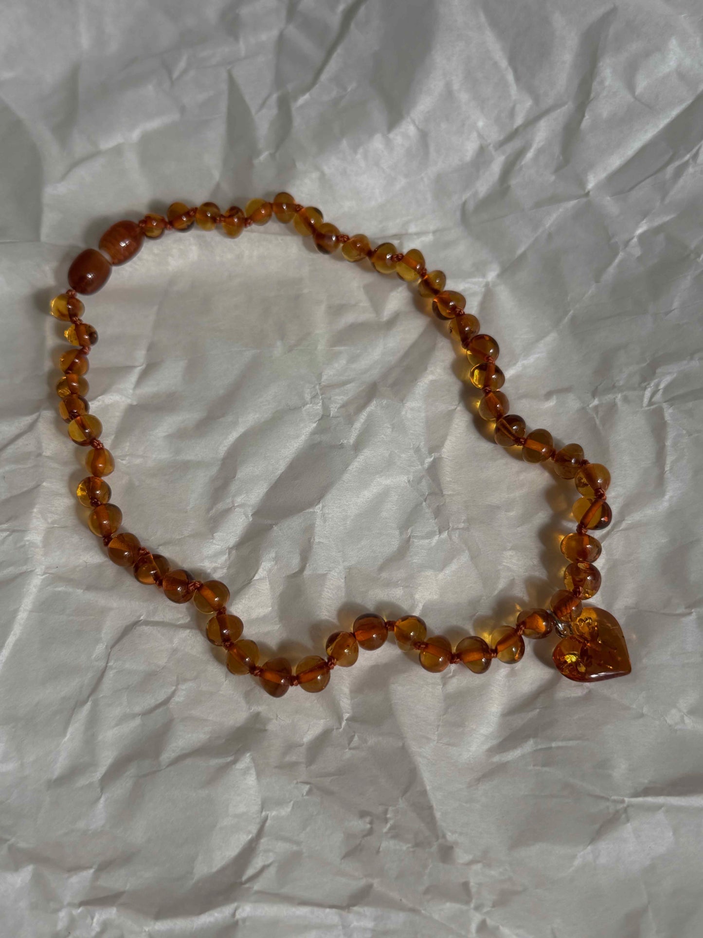 Caramel rav halskæde med hjerte