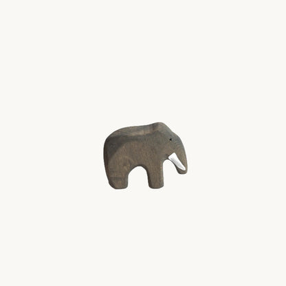 Træfigur - Baby elefant